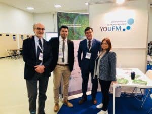 Il team davanti allo stand di Youfm