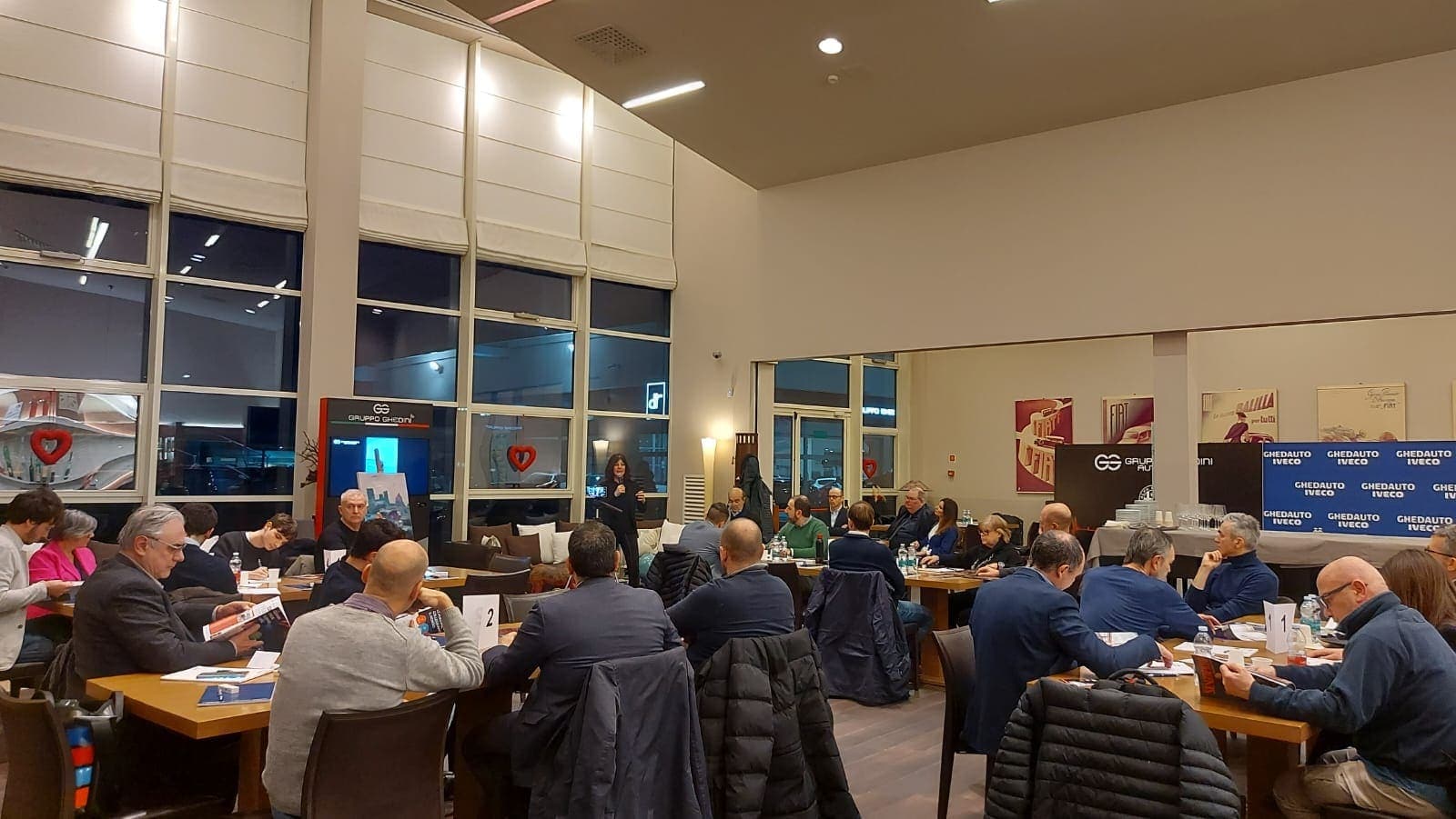 RetiAMOci: Stefania Zolotti parla davanti al pubblico seduto